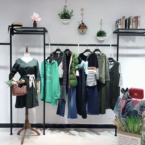 自信绽放，优雅随行——品牌大码女装时尚服饰批发全攻略